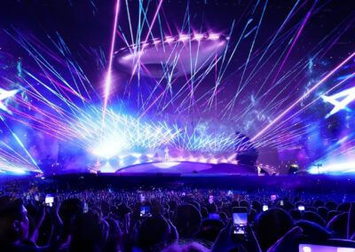 Coachella : J Balvin’s 2000W Laser Spectacle Lights Up the Desert!